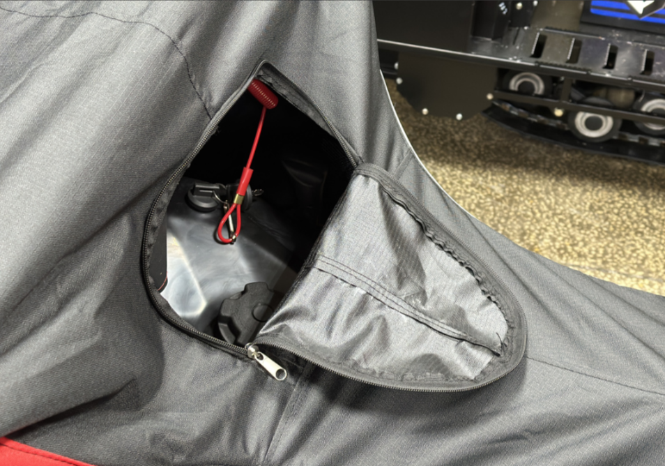 Чехол транспорт. снегохода IKUDZO HUNTER черно-красный Оксфорд ПРЕМИУМ качества с лого IKUDZO в Туле