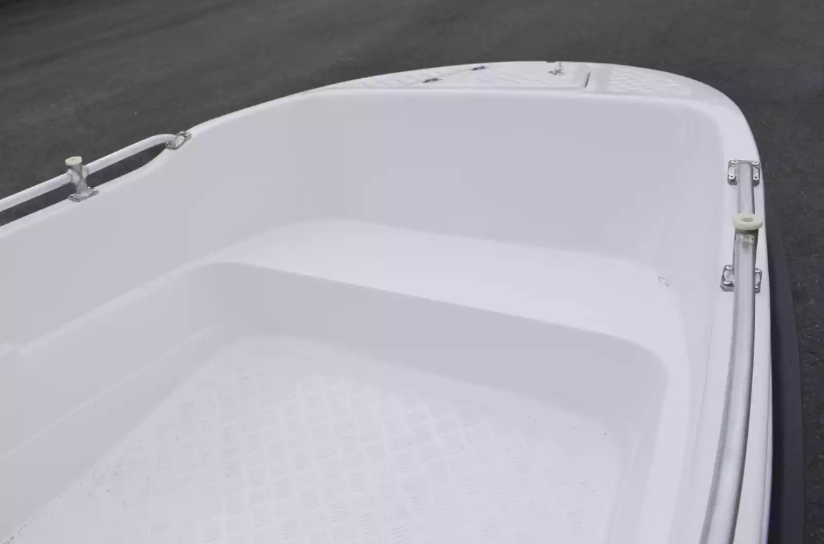 Стеклопластиковая лодка Пингвин New (тримаран) в Туле