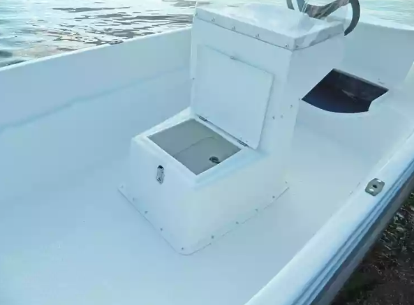 Стеклопластиковая лодка Пингвин с консолью (тримаран) в Туле