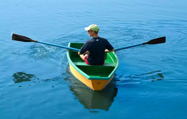 Стеклопластиковая лодка Малютка в Туле