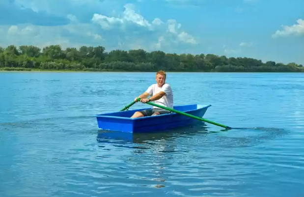 Стеклопластиковая лодка Малютка в Туле