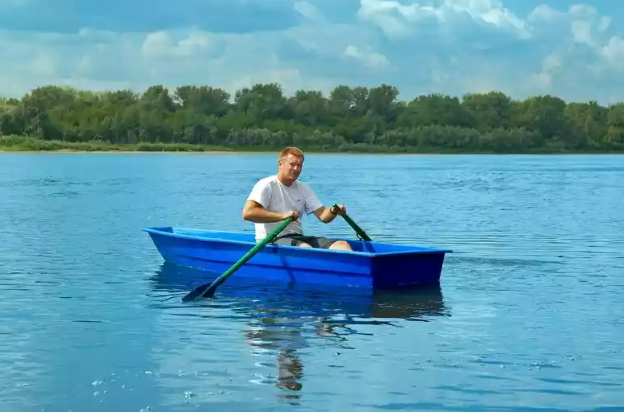 Стеклопластиковая лодка Малютка в Туле