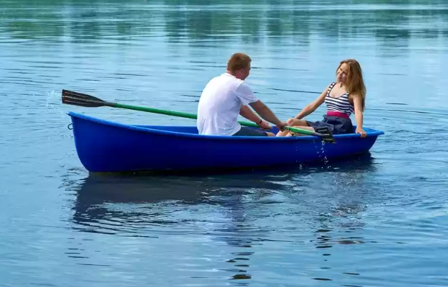 Стеклопластиковая лодка Дельфин в Туле