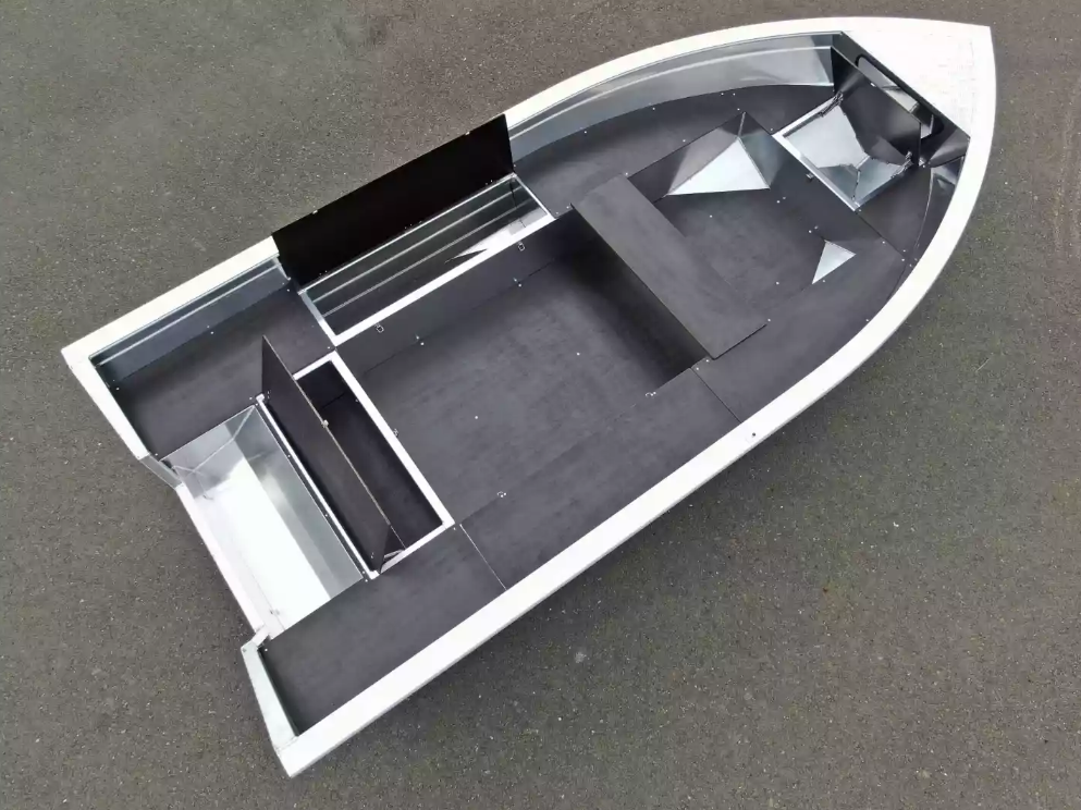 Алюминиевая лодка  Неман-420 в Туле