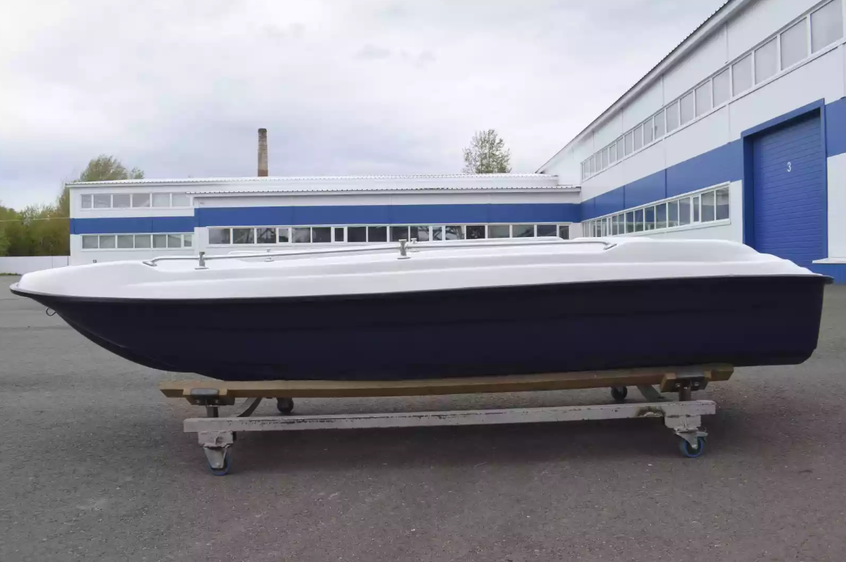 Стеклопластиковая лодка Пингвин New (тримаран) в Туле
