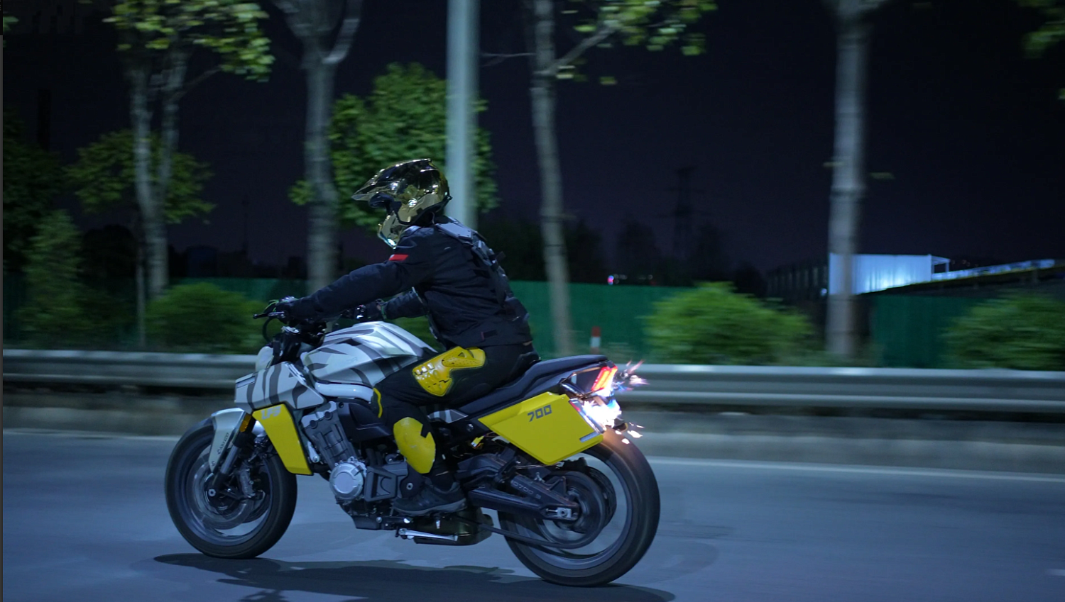 Мотоцикл Benda LFS 700 в Туле